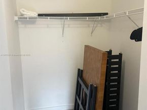 151 SE 1st St 2807, Miami FL 33131