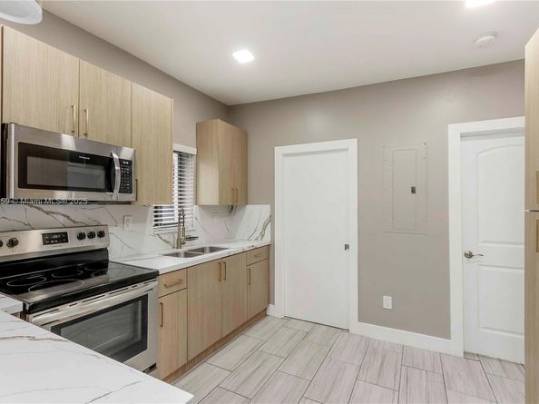 1545 NW 53rd St, Miami FL 33142