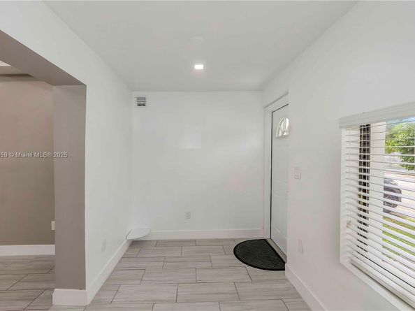1545 NW 53rd St, Miami FL 33142