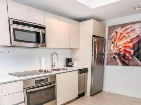 2602 E Hallandale Beach Blvd R2010, Hallandale Beach FL 33009
