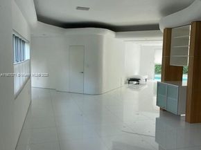 1000 N Shore Dr, Miami Beach FL 33141