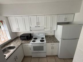 228 NW 84th St 228, Miami FL 33150