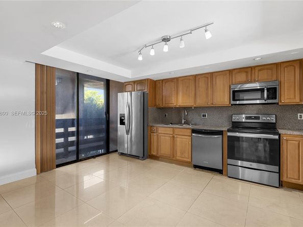 120 SW 96th Ter 204, Plantation FL 33324