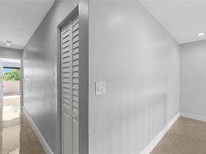 120 SW 96th Ter 204, Plantation FL 33324