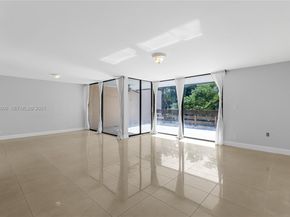 120 SW 96th Ter 204, Plantation FL 33324