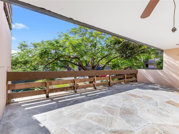 120 SW 96th Ter 204, Plantation FL 33324