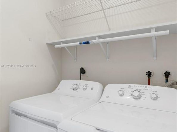 120 SW 96th Ter 204, Plantation FL 33324