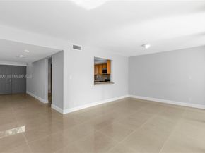 120 SW 96th Ter 204, Plantation FL 33324