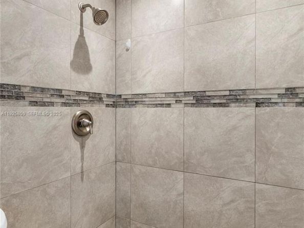 120 SW 96th Ter 204, Plantation FL 33324