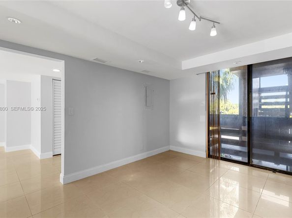 120 SW 96th Ter 204, Plantation FL 33324