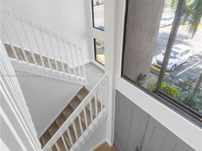 120 SW 96th Ter 204, Plantation FL 33324