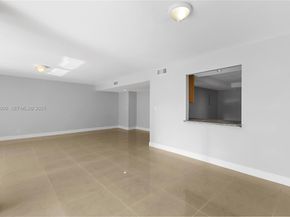 120 SW 96th Ter 204, Plantation FL 33324