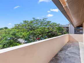 120 SW 96th Ter 204, Plantation FL 33324