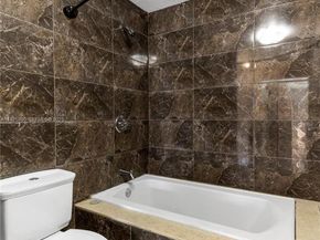 120 SW 96th Ter 204, Plantation FL 33324