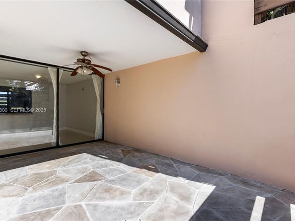 120 SW 96th Ter 204, Plantation FL 33324