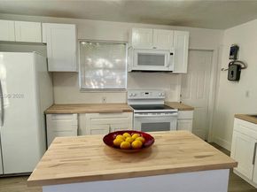 2433 NW 20th St, Fort Lauderdale FL 33311