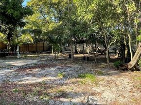 2433 NW 20th St, Fort Lauderdale FL 33311