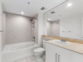 335 S Biscayne Blvd 908, Miami FL 33131