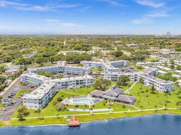 2300 Park Ln 105, Hollywood FL 33021