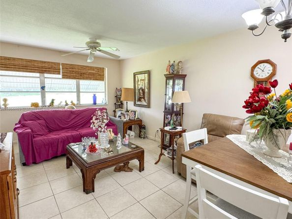 2300 Park Ln 105, Hollywood FL 33021