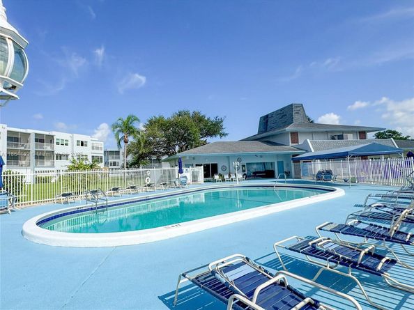 2300 Park Ln 105, Hollywood FL 33021