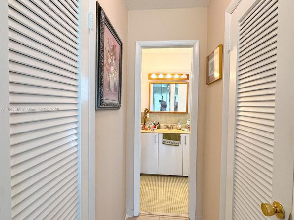 2300 Park Ln 105, Hollywood FL 33021
