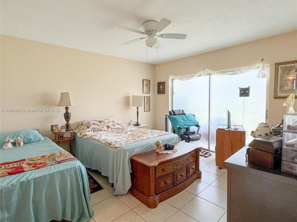 2300 Park Ln 105, Hollywood FL 33021