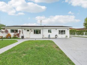 5530 SW 96th Ave, Miami FL 33165