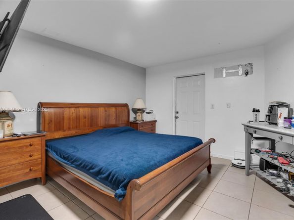 5530 SW 96th Ave, Miami FL 33165