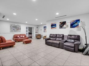 5530 SW 96th Ave, Miami FL 33165