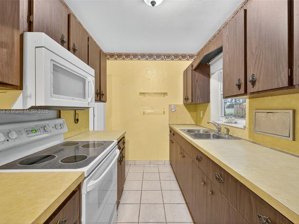1460 NE 173rd St, North Miami Beach FL 33162