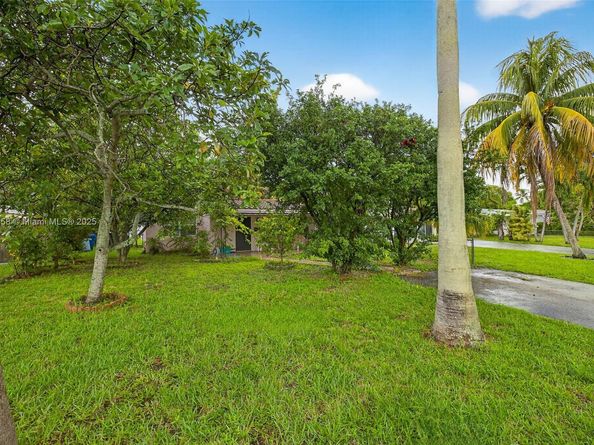 1460 NE 173rd St, North Miami Beach FL 33162