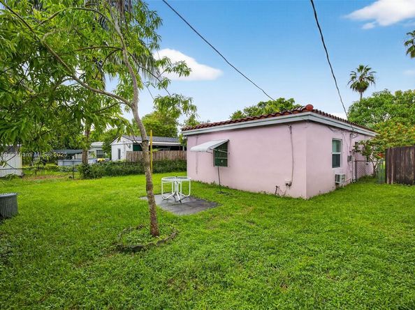 1460 NE 173rd St, North Miami Beach FL 33162
