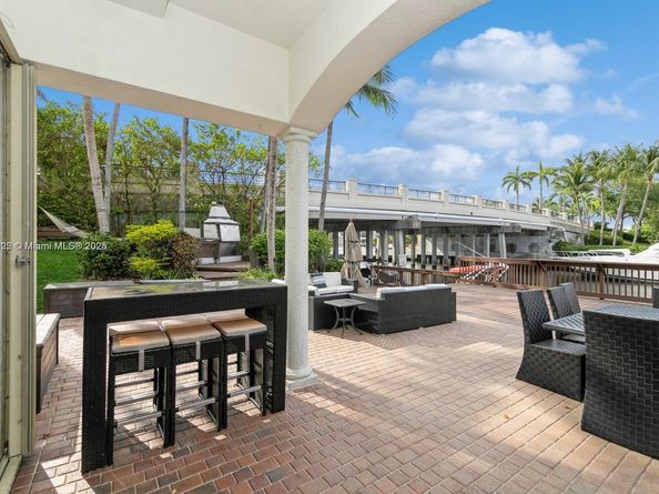 999 N Harbor Vw N, Hollywood FL 33019