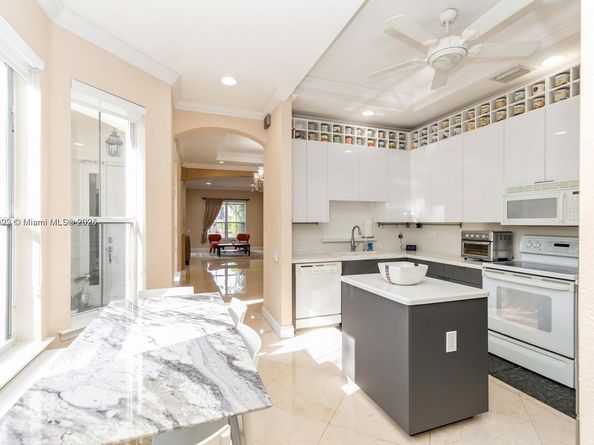 999 N Harbor Vw N, Hollywood FL 33019