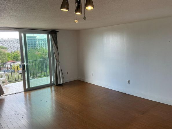 12500 NE 15th Ave 512, North Miami FL 33161