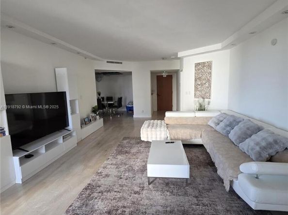 20191 E Country Club Dr 403, Aventura FL 33180