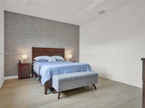 909 NE 211th St, Miami FL 33179