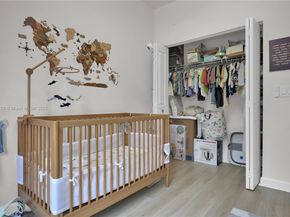 909 NE 211th St, Miami FL 33179