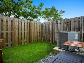 909 NE 211th St, Miami FL 33179