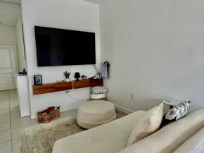 909 NE 211th St, Miami FL 33179