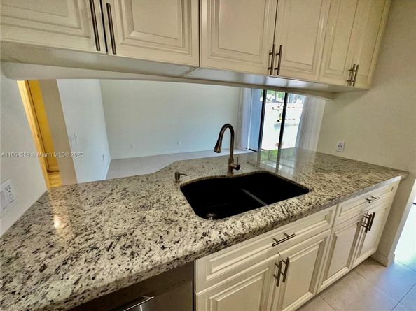 11331 NW 15th Ct, Pembroke Pines FL 33026
