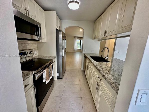 11331 NW 15th Ct, Pembroke Pines FL 33026