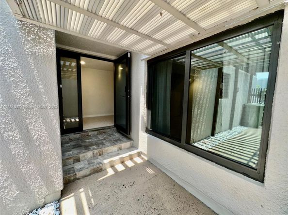 11331 NW 15th Ct, Pembroke Pines FL 33026