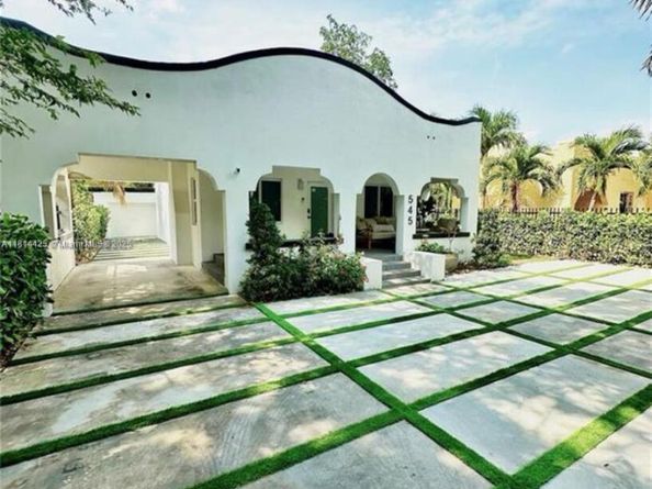 545 NW 47th St, Miami FL 33127