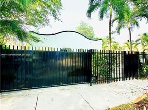545 NW 47th St, Miami FL 33127