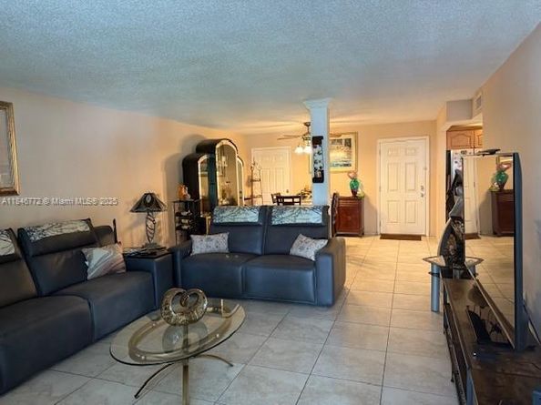 9357 Fontainebleau Blvd D210, Miami FL 33172