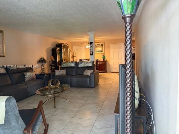 9357 Fontainebleau Blvd D210, Miami FL 33172