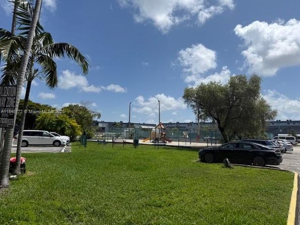 9357 Fontainebleau Blvd D210, Miami FL 33172