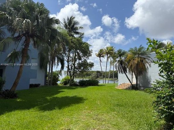 9357 Fontainebleau Blvd D210, Miami FL 33172
